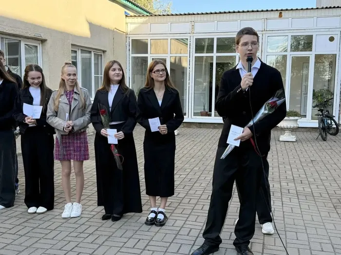 выступает дублер директора Кукота Антон